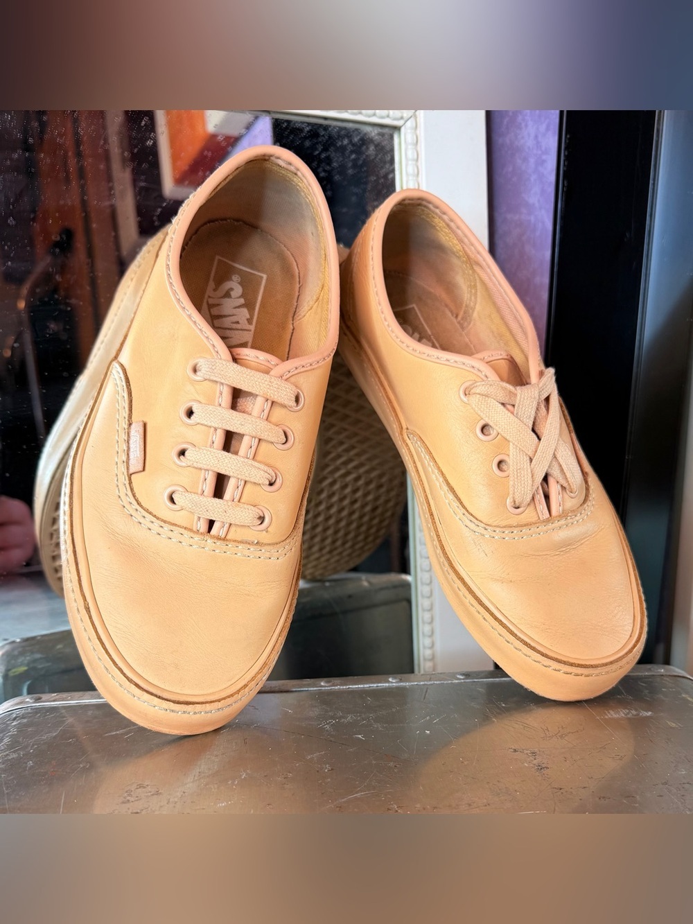 /Mens SZ 5.5 Low-Top Leather Sneakers in Peach - Picture 2 of 13